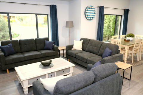 The Purple Door On Seaview - Accommodation Yamba 6