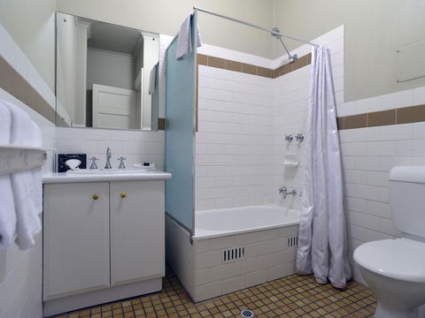 Mansions On Pulteney - Accommodation Yamba 8