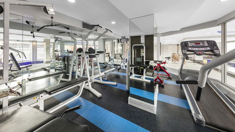 Oaks Adelaide Embassy Suites - Accommodation Yamba 5