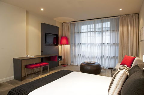 Mantra Hindmarsh Square - Accommodation Yamba 1