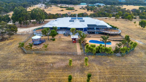 Doyles On The Bay - Accommodation Yamba 2