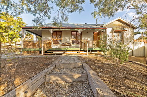 Rustic On 13th - Accommodation Yamba 0