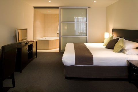 Adelaide Rockford - Accommodation Yamba 4
