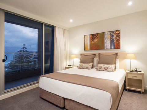 Oaks Glenelg Liberty Suites - Accommodation Yamba 12