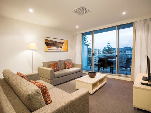 Oaks Glenelg Liberty Suites - Accommodation Yamba 16
