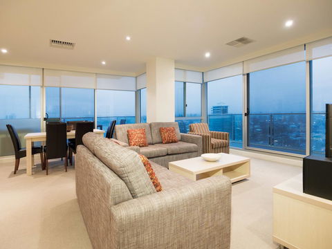 Oaks Glenelg Liberty Suites - Accommodation Yamba 18