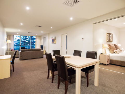 Oaks Glenelg Liberty Suites - Accommodation Yamba 24