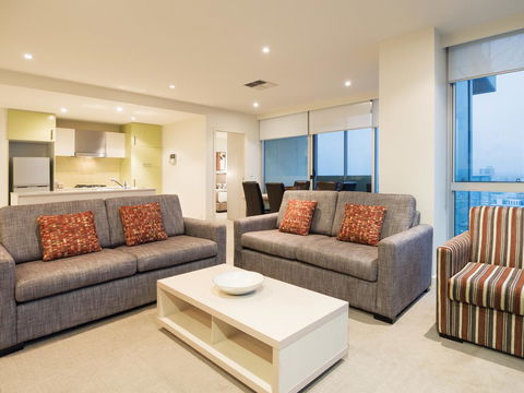 Oaks Glenelg Liberty Suites - Accommodation Yamba 25
