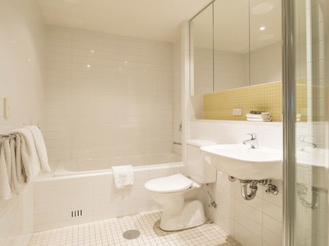 Oaks Glenelg Liberty Suites - Accommodation Yamba 26