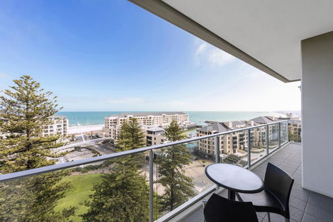 Oaks Glenelg Liberty Suites - Accommodation Yamba 14