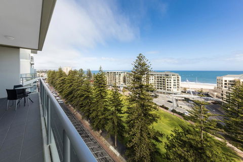 Oaks Glenelg Liberty Suites - Accommodation Yamba 13