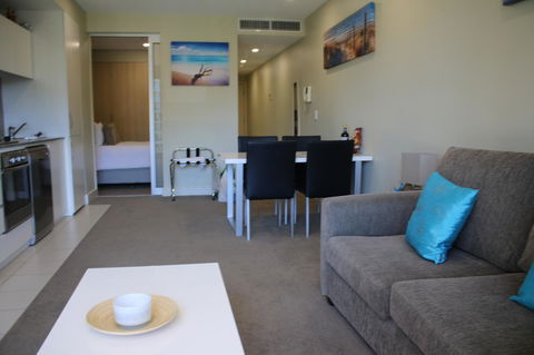Beachside Luxury Getaway In Glenelg - Accommodation Yamba 2