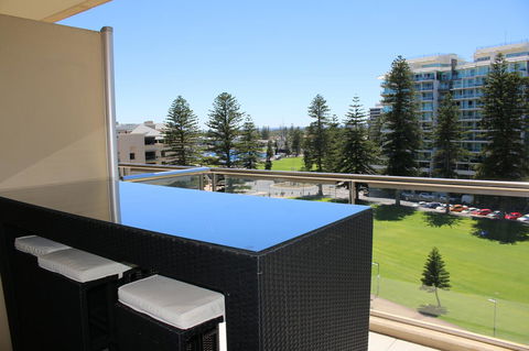 Beachside Luxury Getaway In Glenelg - Accommodation Yamba 15