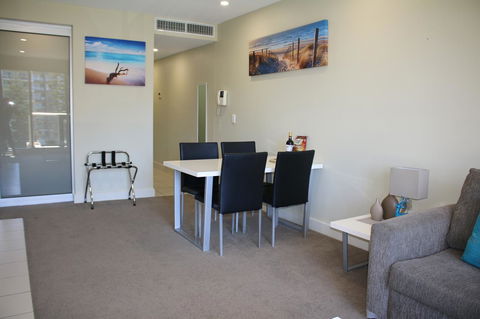 Beachside Luxury Getaway In Glenelg - Accommodation Yamba 5