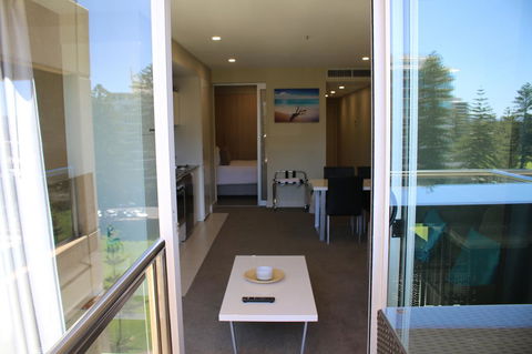 Beachside Luxury Getaway In Glenelg - Accommodation Yamba 3