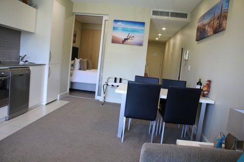 Beachside Luxury Getaway In Glenelg - Accommodation Yamba 1