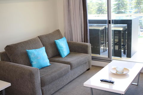 Beachside Luxury Getaway In Glenelg - Accommodation Yamba 8