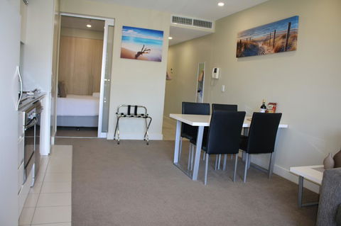 Beachside Luxury Getaway In Glenelg - Accommodation Yamba 4