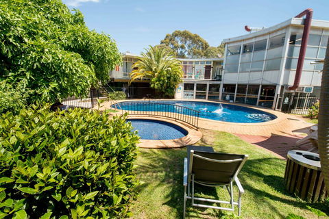 Jacksons Motor Inn - Accommodation Yamba 2