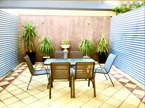Superb Townhouse In North Adelaide - Accommodation Yamba 10