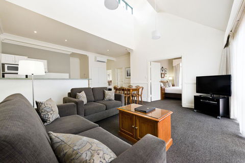 Majestic Old Lion Apartments - Accommodation Yamba 6