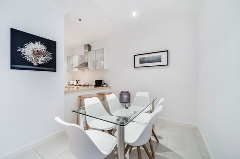York Apartments On Grenfell - Accommodation Yamba 6