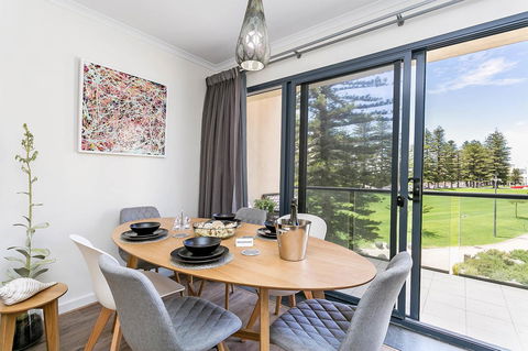 Heart Of Glenelg BnB - Accommodation Yamba 11