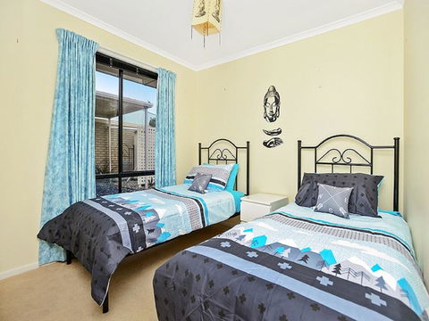 Lakeside - Encounter Bay - Accommodation Yamba 12