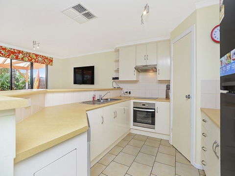 Lakeside - Encounter Bay - Accommodation Yamba 8