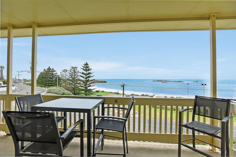 The Dolphins Beachfront Apartments - Accommodation Yamba 9