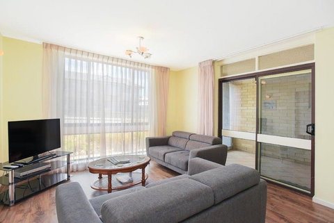 The Dolphins Beachfront Apartments - Accommodation Yamba 5