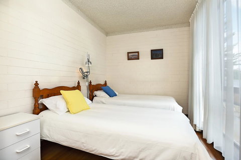 The Dolphins Beachfront Apartments - Accommodation Yamba 8