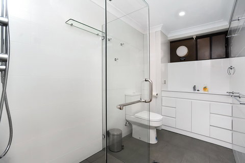 The Dolphins Beachfront Apartments - Accommodation Yamba 2