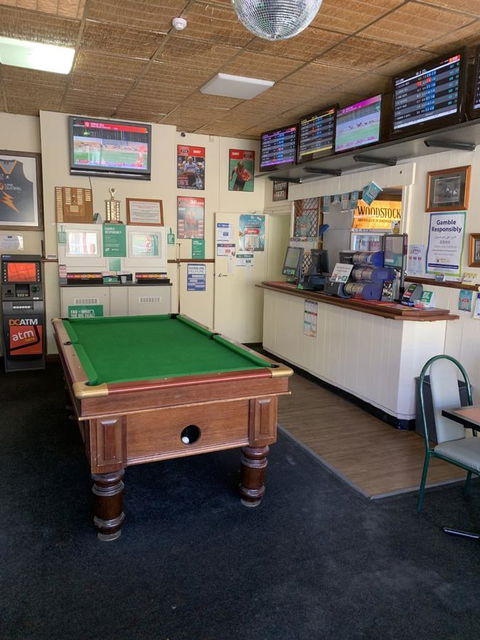 Commercial Hotel Morgan - Accommodation Yamba 4