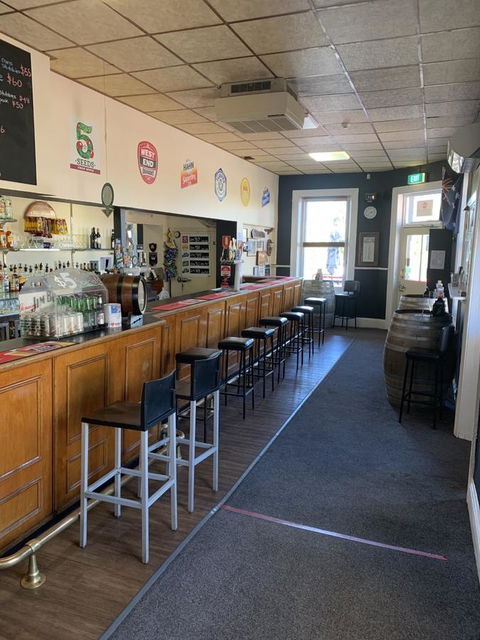 Commercial Hotel Morgan - Accommodation Yamba 3