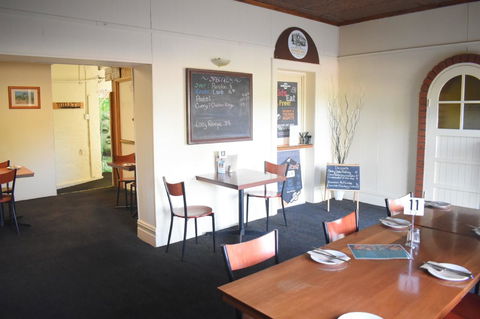 Commercial Hotel Morgan - Accommodation Yamba 5