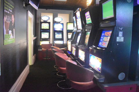 Commercial Hotel Morgan - Accommodation Yamba 8