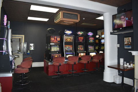 Commercial Hotel Morgan - Accommodation Yamba 9
