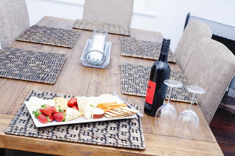 Two Cow Cottage Bed & Breakfast - Accommodation Yamba 8