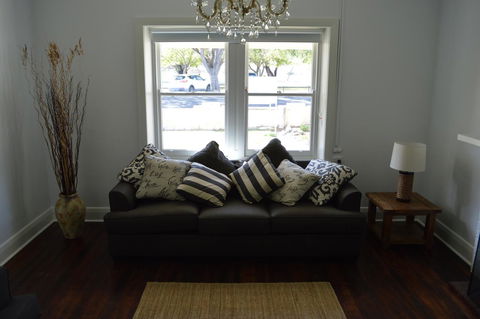 Two Cow Cottage Bed & Breakfast - Accommodation Yamba 14
