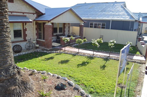 Two Cow Cottage Bed & Breakfast - Accommodation Yamba 18