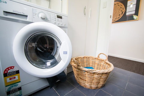 Coorong Waterfront Retreat - Accommodation Yamba 13