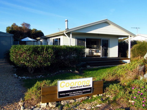 Coorong Waterfront Retreat - Accommodation Yamba 14
