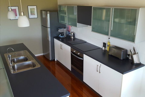 Coorong Waterfront Retreat - Accommodation Yamba 9