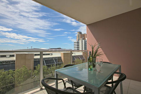 Adelaide DressCircle Apartments - North Terrace - Accommodation Yamba 1