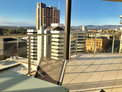 Adelaide DressCircle Apartments - North Terrace - Accommodation Yamba 4