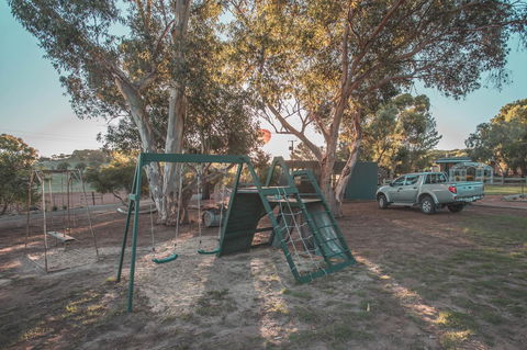 Seppelts View Cabins - Accommodation Yamba 12