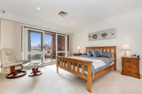 Adelaide Style Accommodation-Close To City-North Adelaide-3 Bdrm- FREE Parking - Accommodation Yamba 14