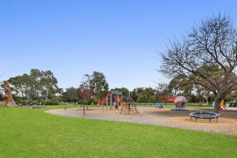 Adelaide Style Accommodation-Close To City-North Adelaide-3 Bdrm- FREE Parking - Accommodation Yamba 33
