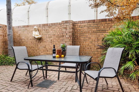 Adelaide Style Accommodation-Close To City-North Adelaide-3 Bdrm- FREE Parking - Accommodation Yamba 24